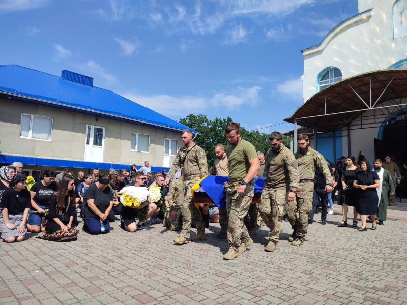 У Ківерцівській громаді попрощалися із загиблим на півдні України військовим