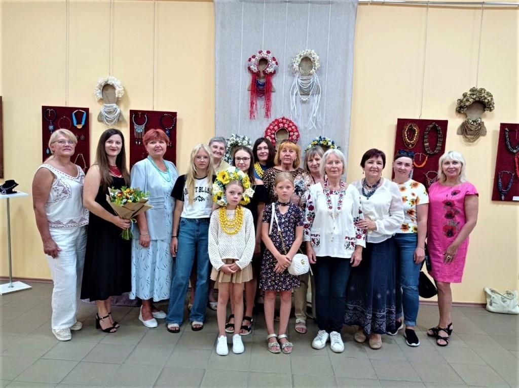 У Ковелі запрошують на виставку українських жіночих прикрас