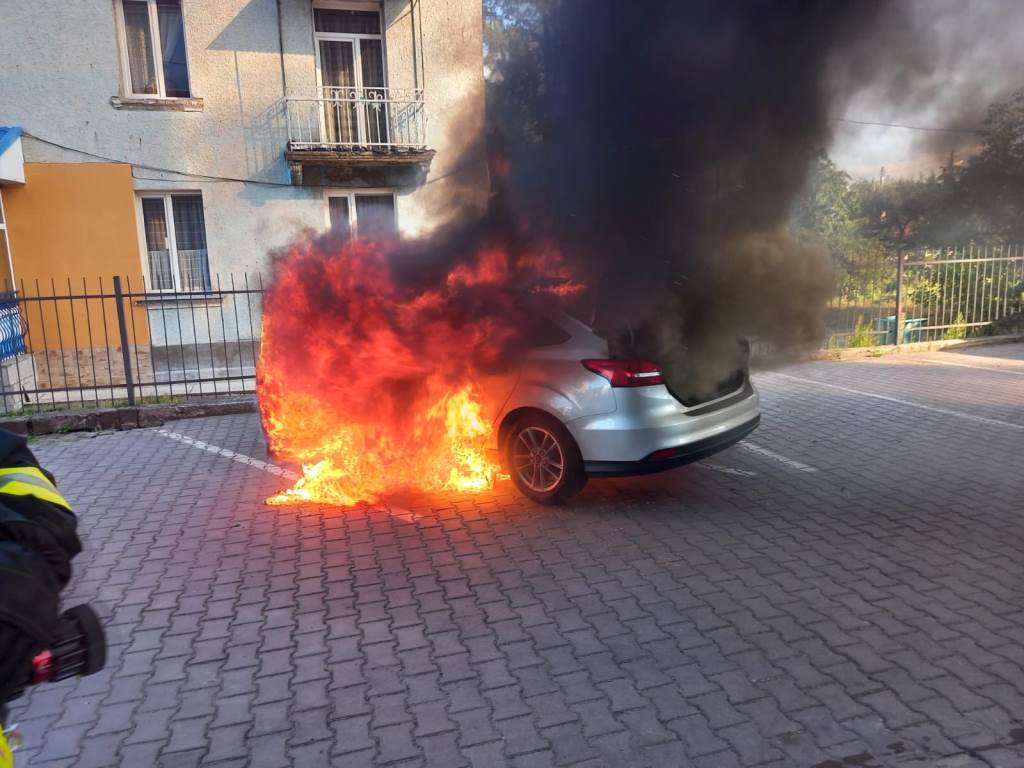 У Луцьку ліквідували пожежу легкового автомобіля