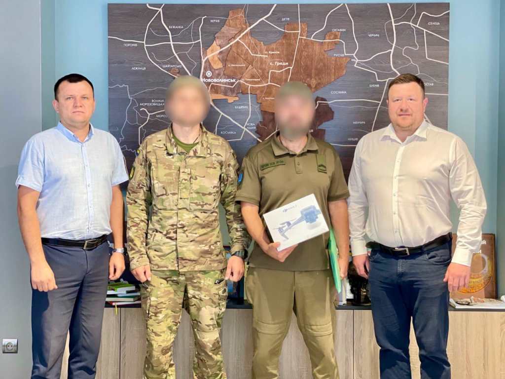 Військовим придбали квадрокоптер за кошти працівників Нововолинської міськради