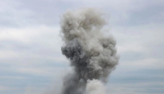 У Севастополі – вибухи, над бухтою здіймається дим