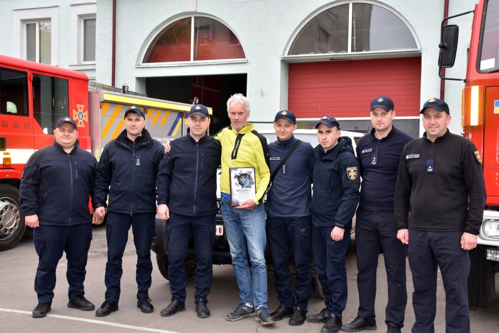 Для рятувальників Луцька благодійник зі Швейцарії передав автомобіль