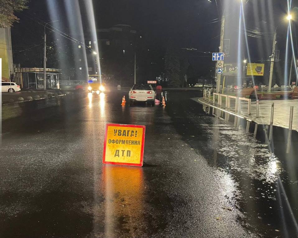 Поліцейські встановлюють обставини наїзду на пішохода у Луцьку