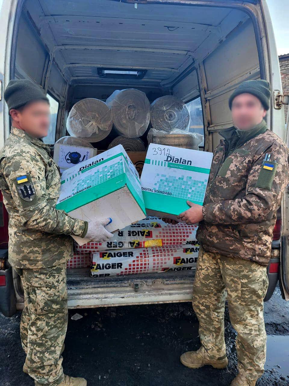 Нововолинська громада передала військовим генератори та інструменти