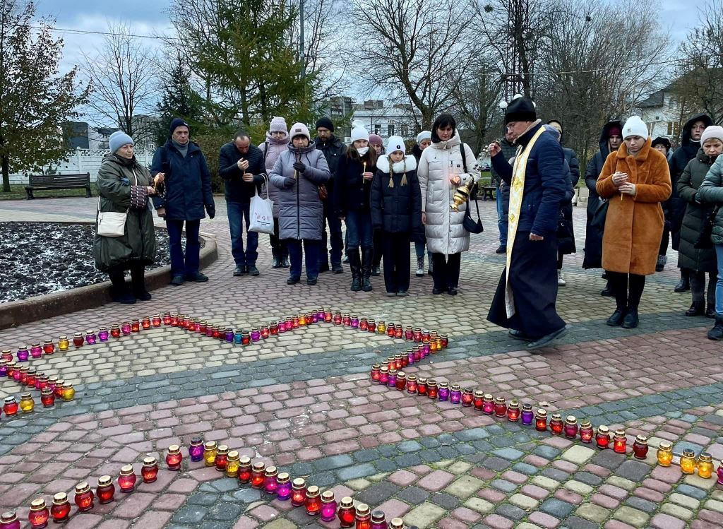 У Нововолинську вшановували пам’ять жертв голодоморів