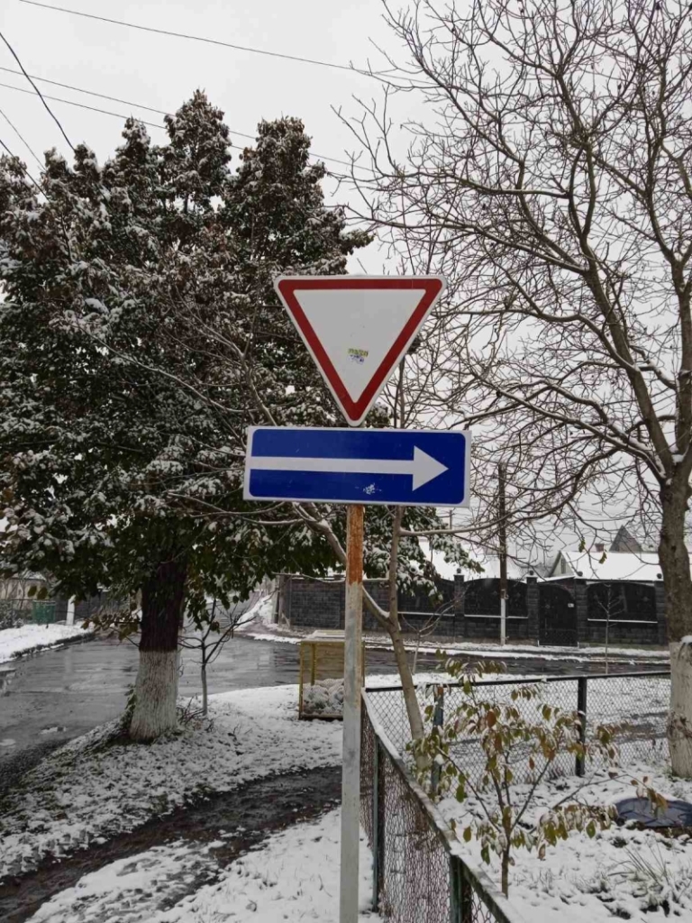 У Ківерцях встановили нові дорожні знаки на кількох вулицях