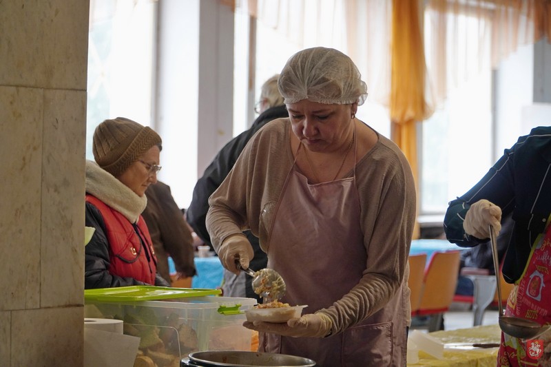 Гарячі обіди для вразливих категорій населення: у Володимирі працюватиме благодійна їдальня