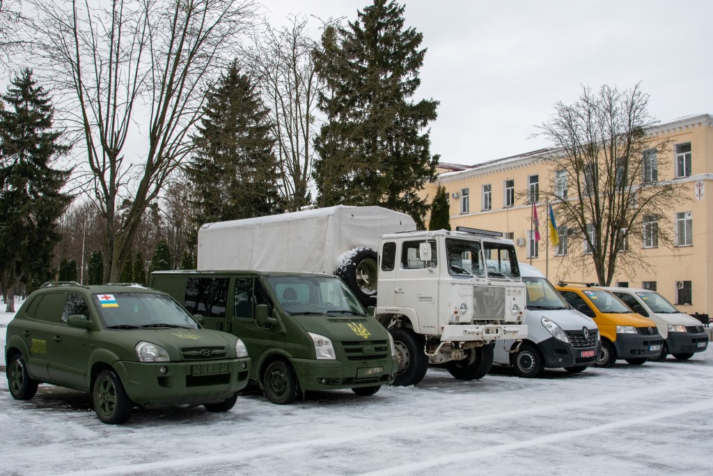Волинським прикордонникам передали автомобілі та інше обладнання