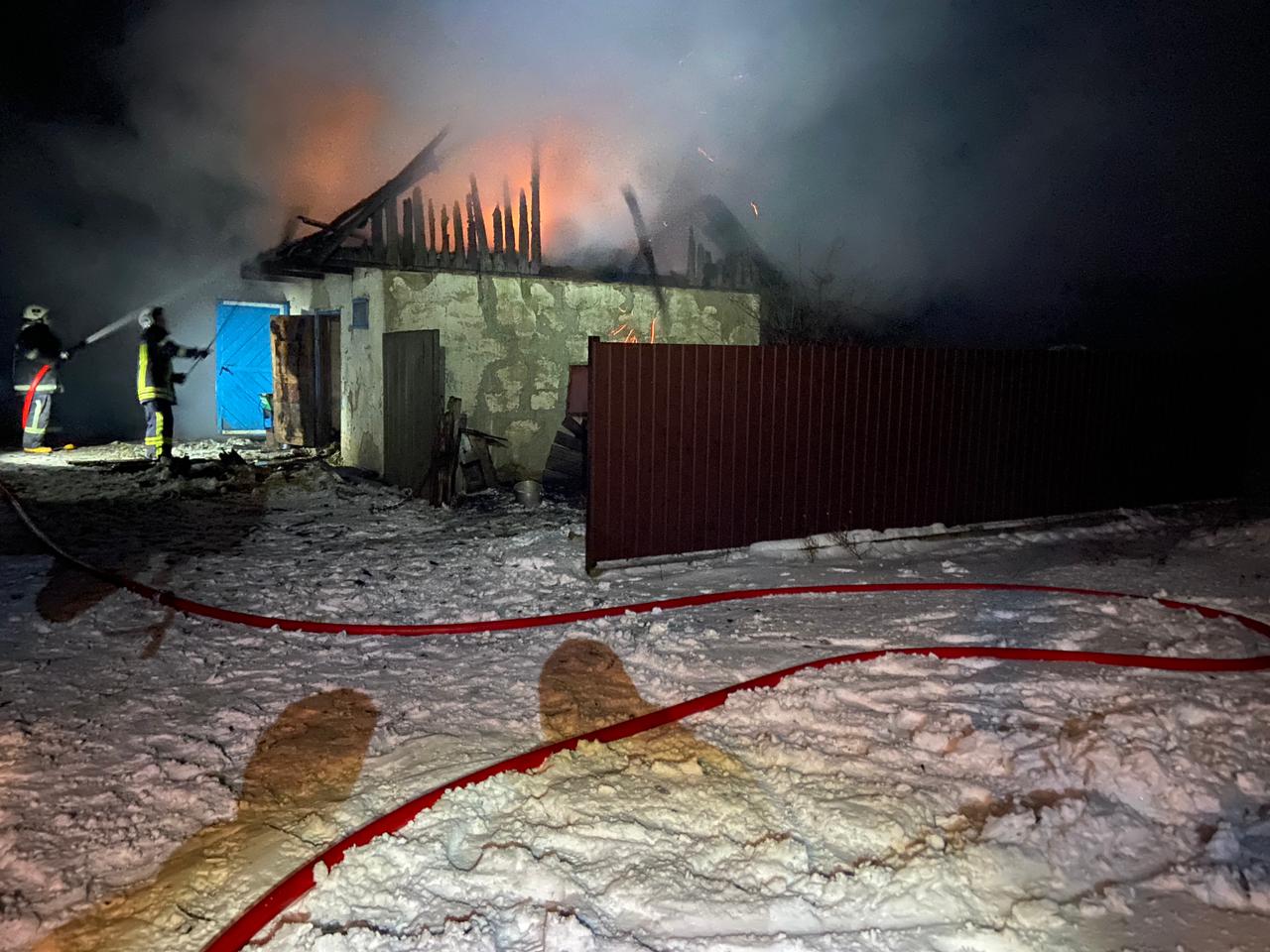 У Ковельському районі ліквідували дві пожежі господарських споруд
