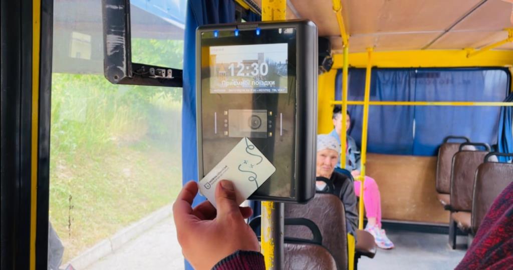 У Нововолинську наразі лише 25 % пасажирів користуються електронними способами оплати