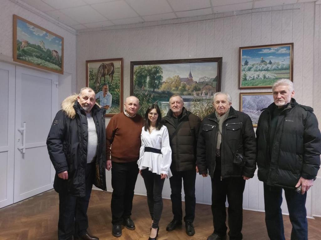 У Рожищі презентували ювілейну виставку картин Євгена Лавренюка
