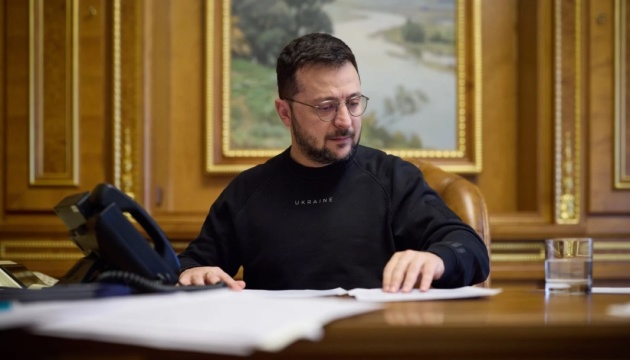Зеленський вніс до Ради законопроекти щодо продовження воєнного стану і загальної мобілізації