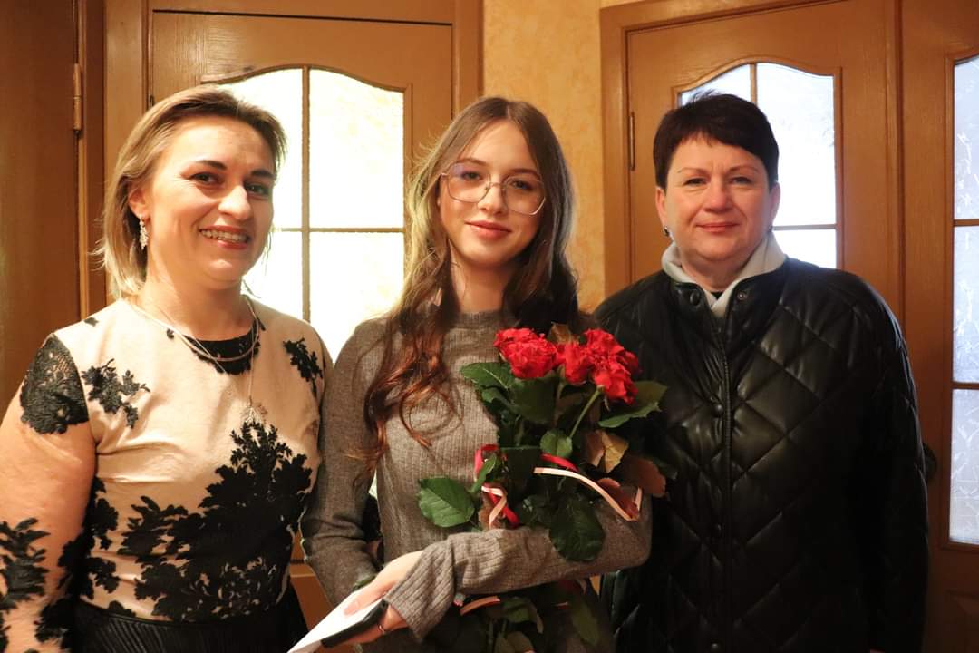 У Володимирі привітали з днем народження дочку загиблого Героя Леоніда Полінкевича