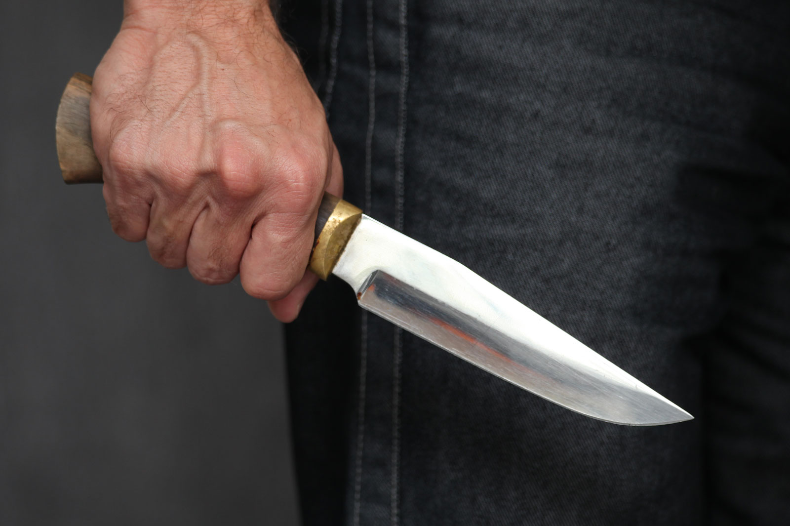 Лучанин вирішив конфлікт ножем: поліцейські розпочали кримінальне провадження