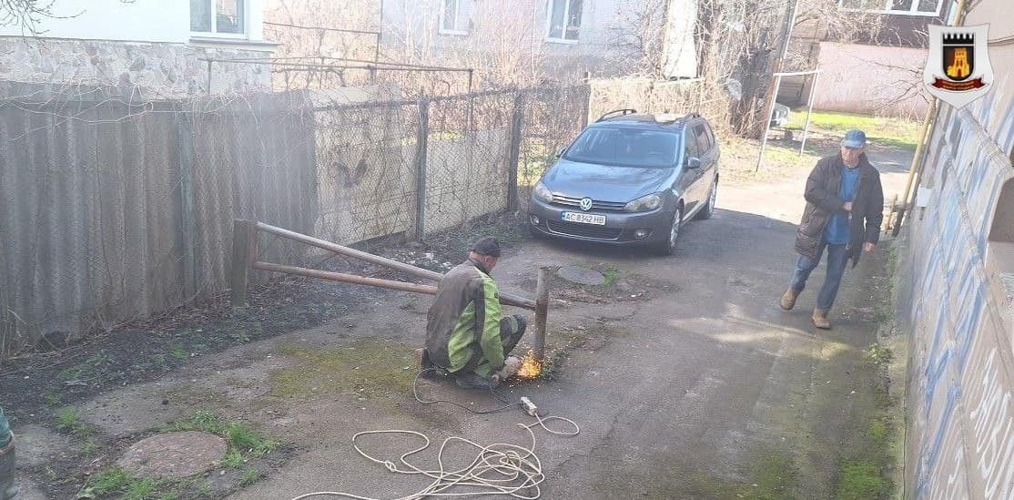 У Луцьку демонтували незаконні обмежувачі руху