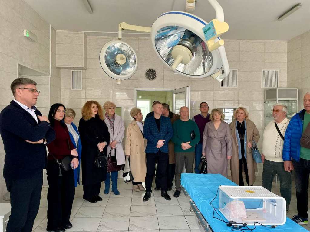 Депутати Нововолинської міськради оглянули відділення лікарні та слухали звіт про роботу медзакладу