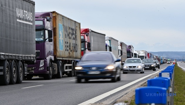 Польські фермери блокують п’ять напрямків на кордоні, в чергах – близько 1700 вантажівок