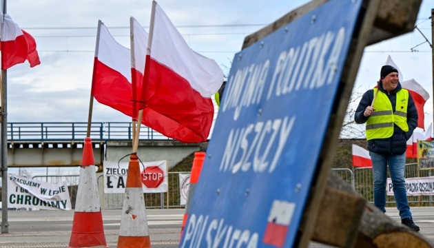 Польські фермери поновили блокування напрямків пунктів пропуску «Корчова» та «Медика»