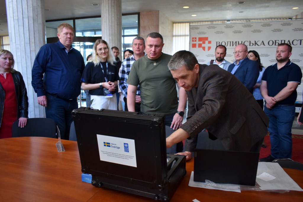 Ще десять ЦНАПів Волині отримали «мобільні цифрові валізи»