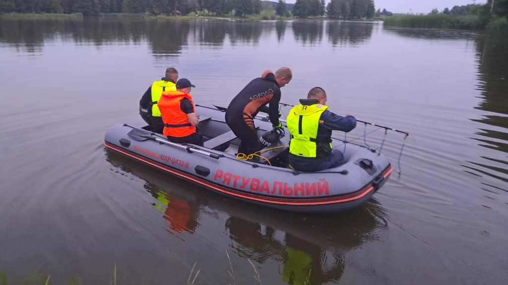У Гаразджі чоловік намагався переплисти ставок і потонув