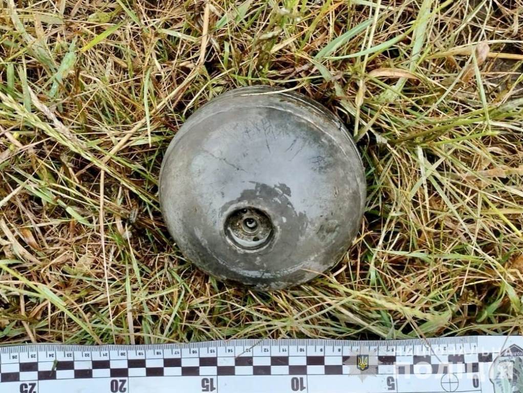 На місці падіння повітряних цілей на Волині продовжують працювати вибухотехніки