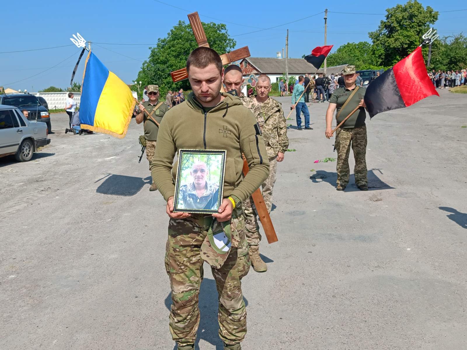 У Городищенській громаді попрощалися із загиблим Героєм Ярославом Бережним