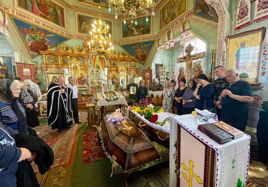 Нововолинська громада попрощалася із військовим Миколою Бадзюнем