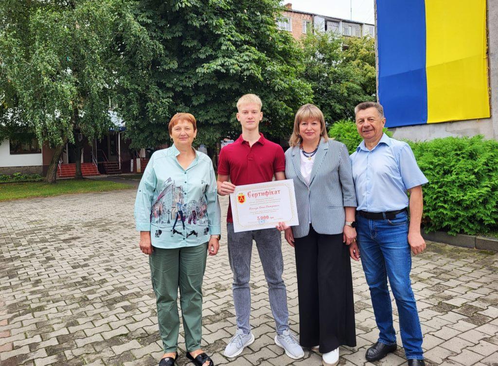 У Ковелі випускники, які отримали найвищі результати за мультипредметний тест, отримали фінансову винагороду