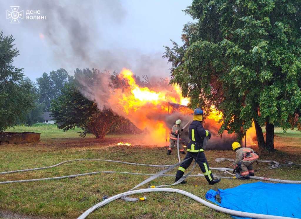 Камінь-Каширські вогнеборці ліквідували ще одну пожежу, яка виникла внаслідок удару блискавки
