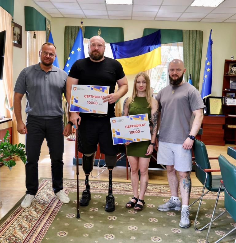 Поліщук вручив сертифікати луцьким спортсменам