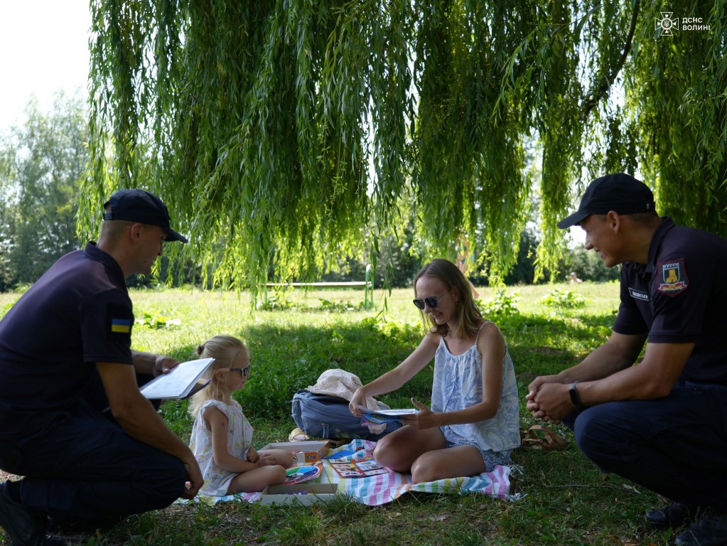 У Луцьку відпочивальникам на центральному пляжі нагадали про безпеку