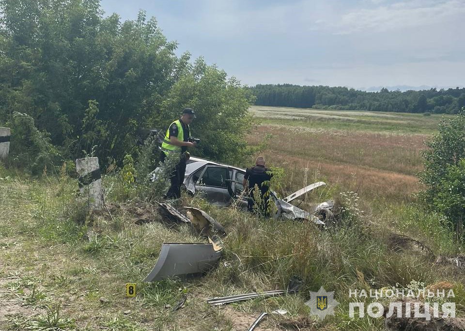 ДТП у Ковельському районі: водій та пасажир у лікарні