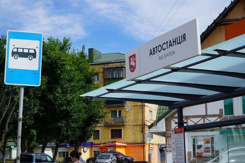 У Володимирі навпроти автостанції встановили нову зупинку
