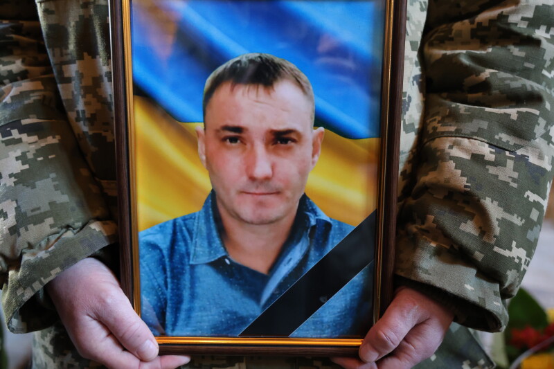Загинув на Курщині: Луцька громада попрощалася з Героєм Дмитром Матвіюком
