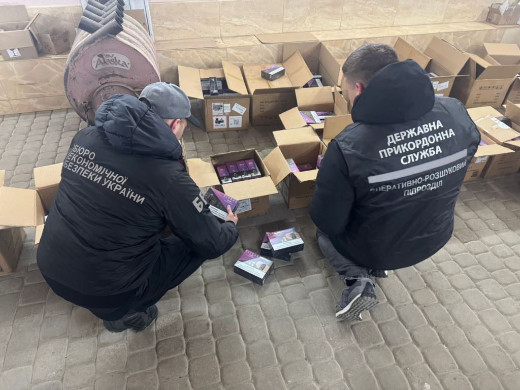 Волинські прикордонники припинили канал незаконного збуту електронних сигарет