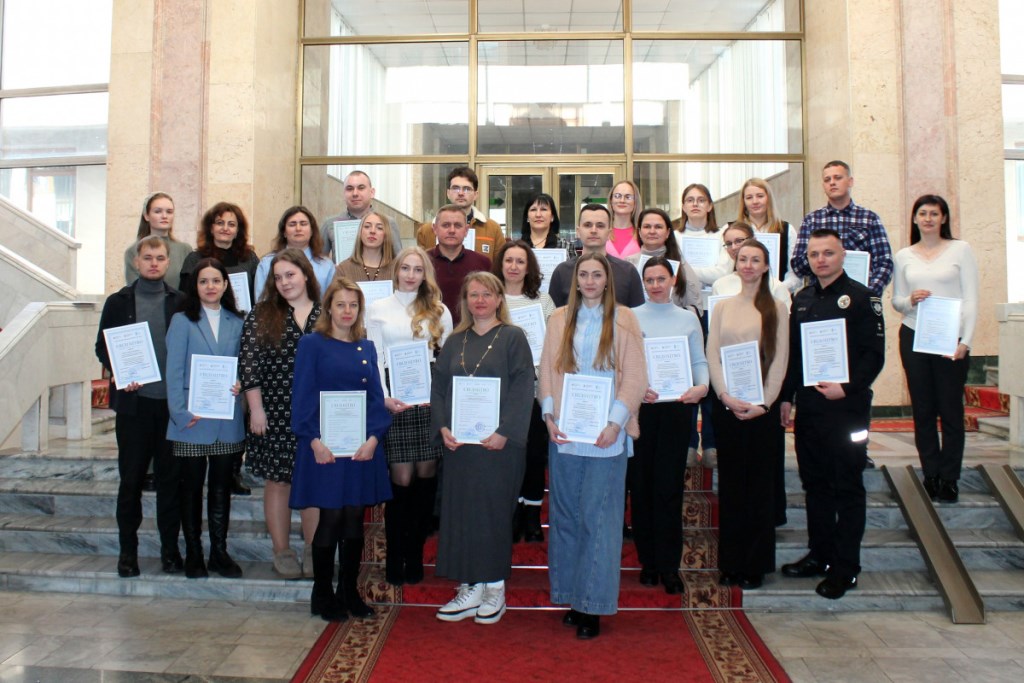 На Волині вручили свідоцтва учасникам Програми «Молодіжний працівник»