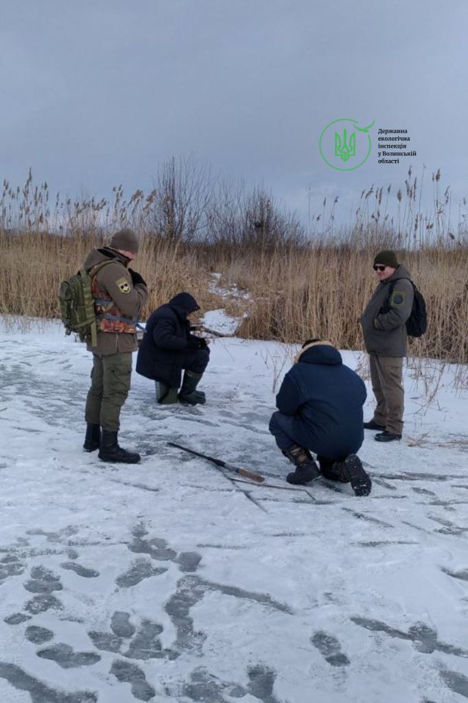 За порушення правил рибальства наклали штрафи на трьох жителів Луцького району