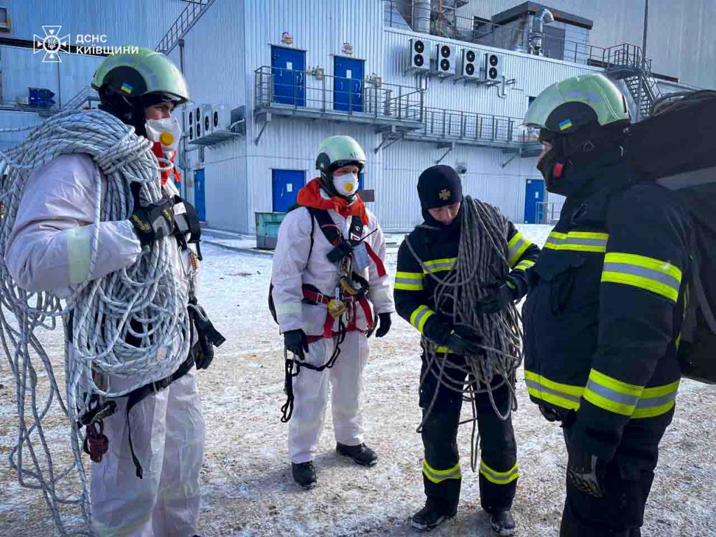 На ЧАЕС шостий день усувають наслідки російської атаки – задіяли дрони і тепловізори