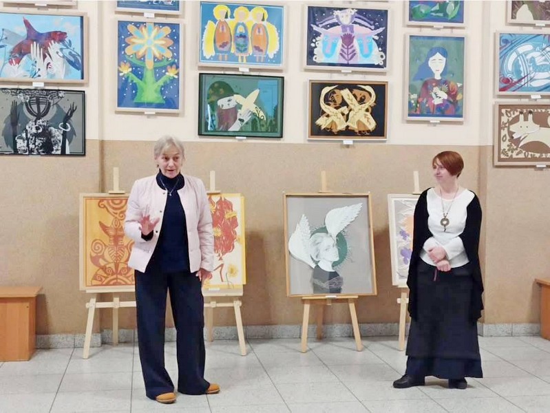 Зануртесь у світ чарівних паперових історій: у Володимирі запрошують на виставку витинанок