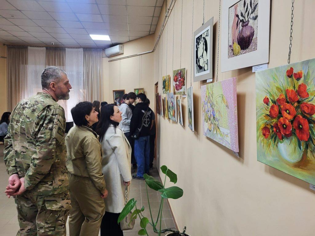 У Ковелі запрошують на виставку натюрмортів місцевих художників