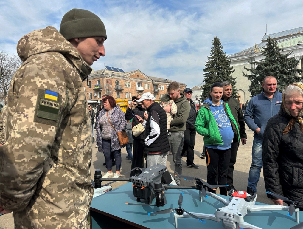 Прикордонники Волинського загону популяризували службу серед жителів і гостей Нововолинська