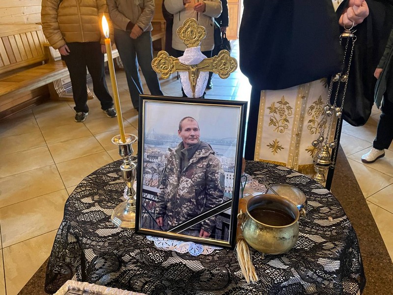 У Володимирі провели в останню земну дорогу полеглого Героя Анатолія Єрмакова