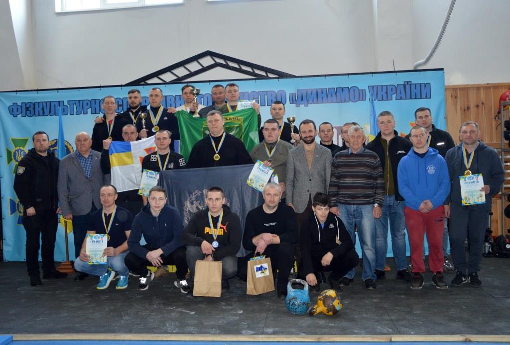 Волинські поліцейські вибороли призові місця на чемпіонаті з гирьового спорту