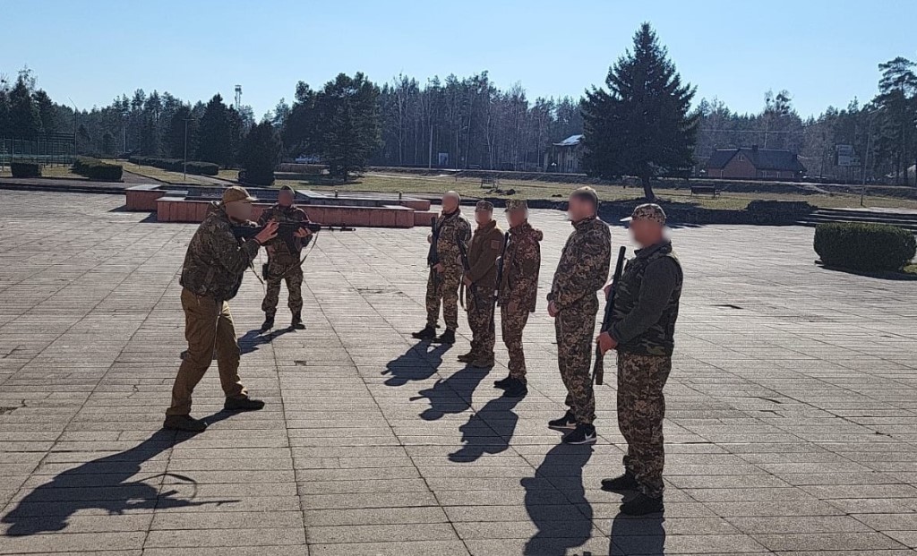 У Маневичах відбулося заняття з підготовки цивільного населення до нацспротиву