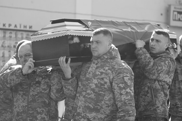 Луцька громада попрощалася із загиблим Героєм Юрієм Криворучком