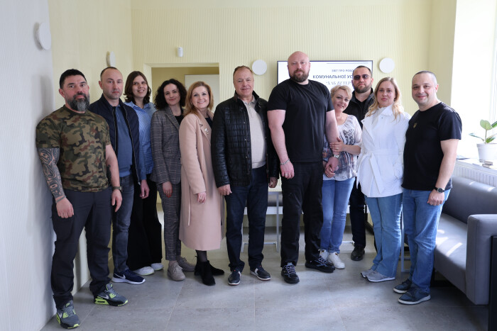 Делегація з міста Південного ознайомилась з діяльністю КУ “ХАБ Ветеран” та центром реабілітації бійців