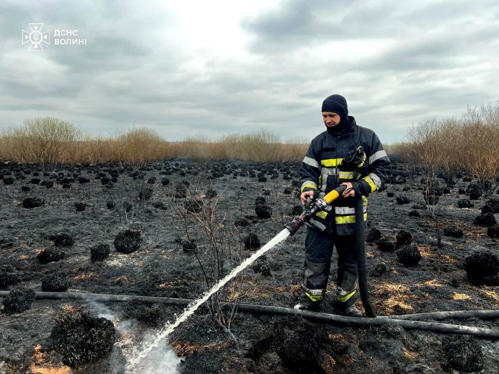 На Ковельщині продовжують гасити торф’яник