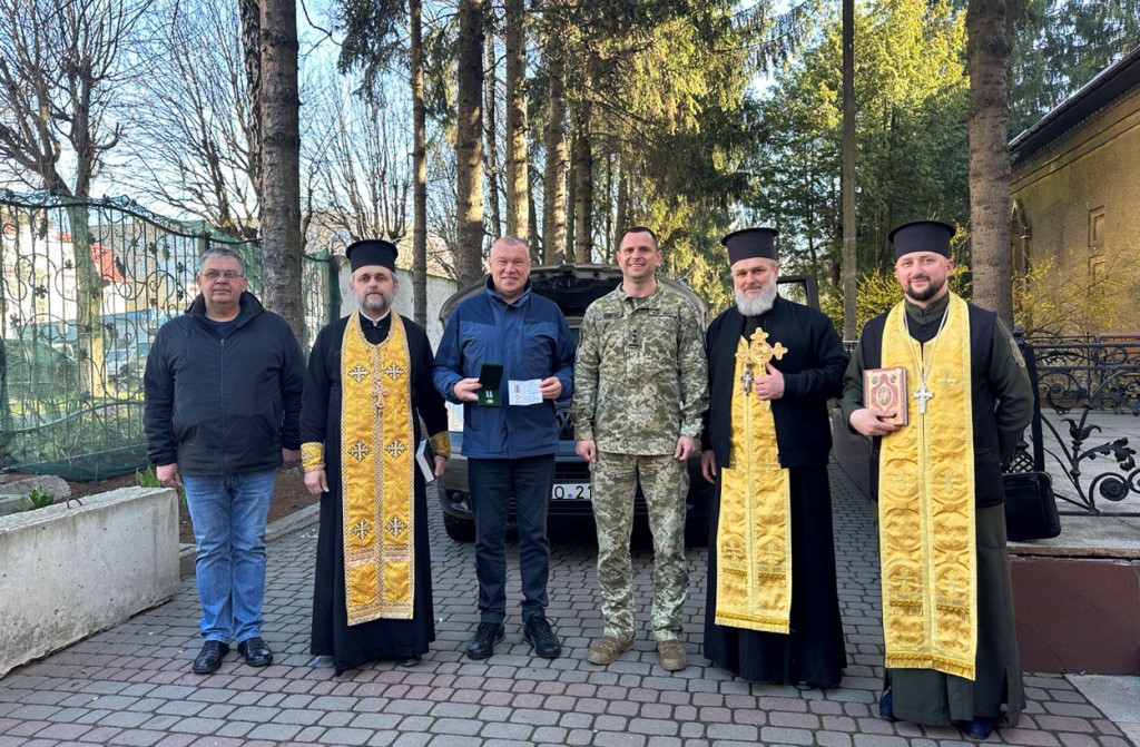 На Волині прикордонники отримали від благодійників мікроавтобус