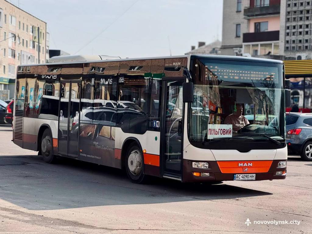 У Великодні дні у Нововолинську автобус до кладовища курсуватиме щодня