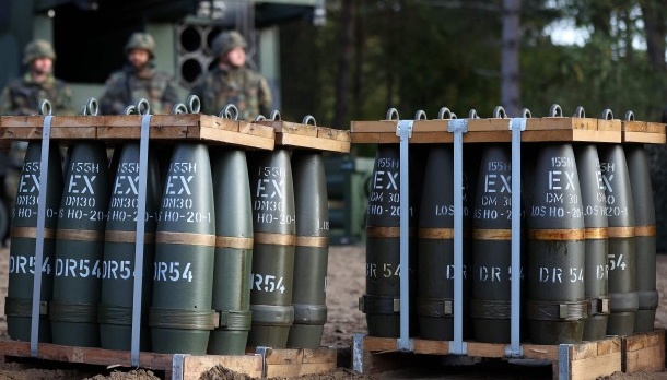 Європа розглядає можливість придбання зброї у США для України